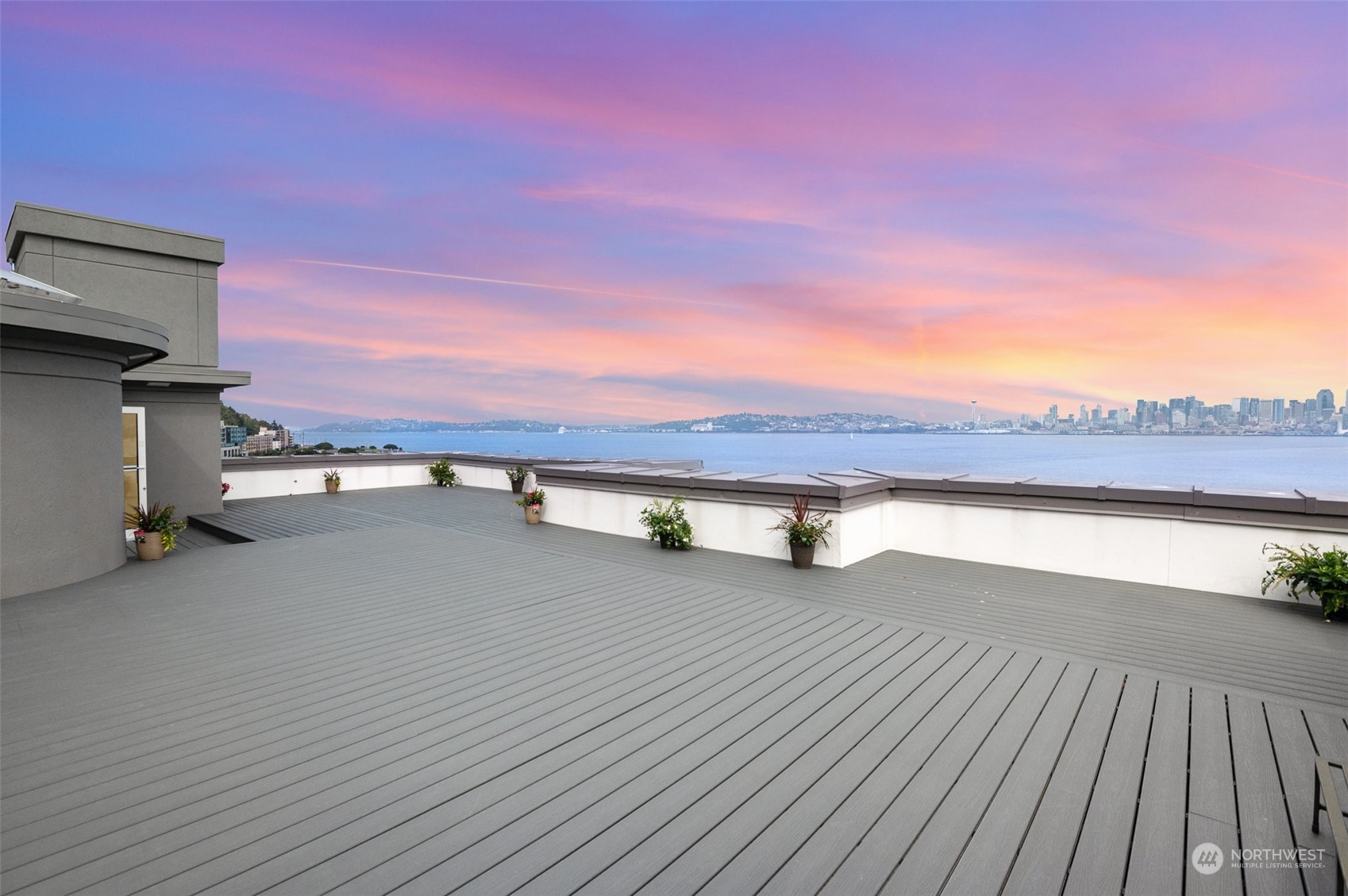 a view of a terrace with sky view