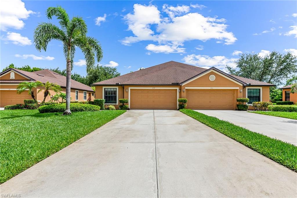 Villa with 2 car garage & long driveway