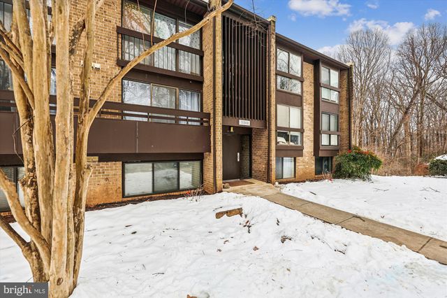 $399,990 | 11560 Rolling Green Court, Unit 100 | Woodwinds Condominiums