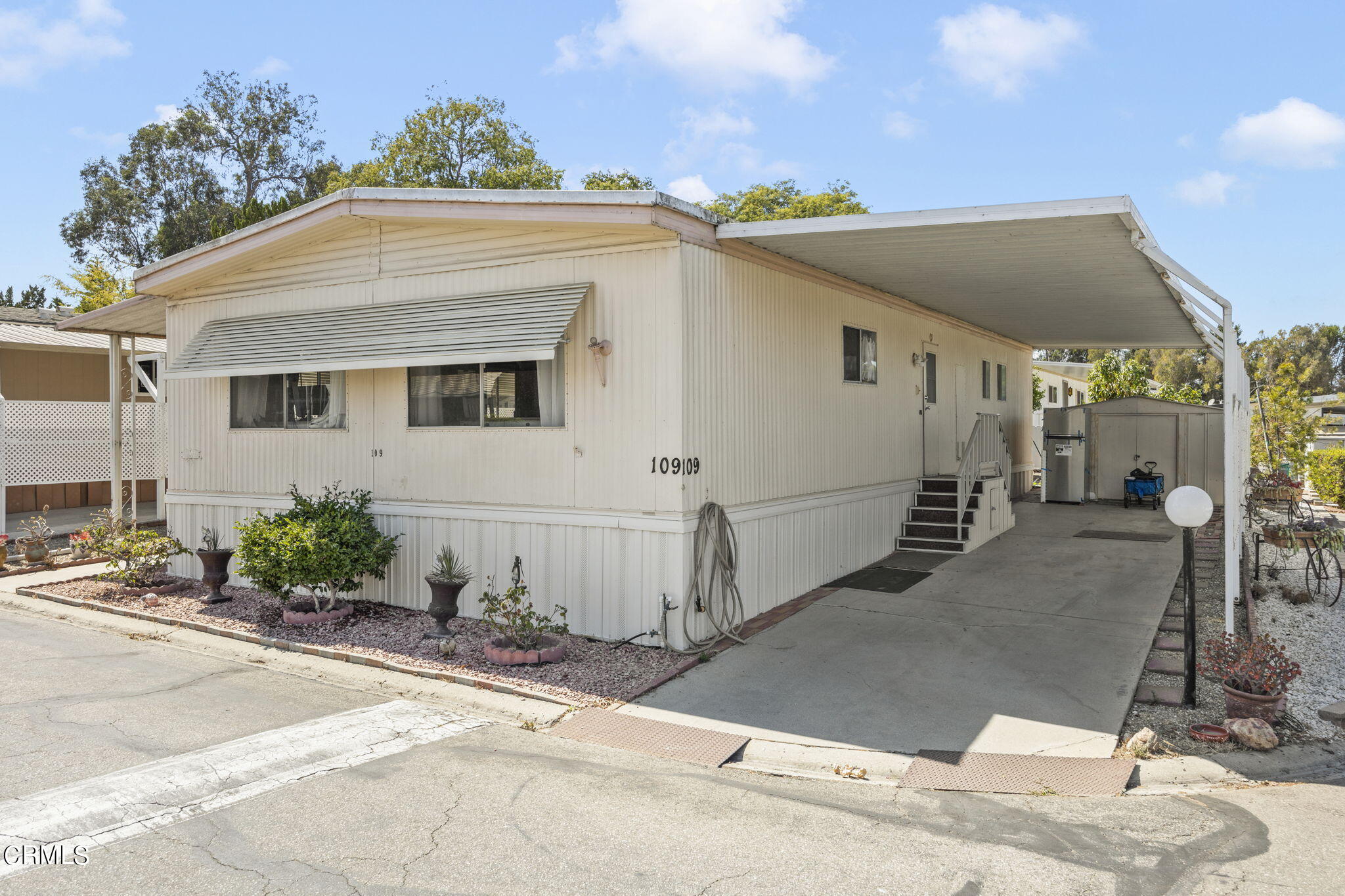 1-web-or-mls-UpmarketMedia_1150VenturaBl