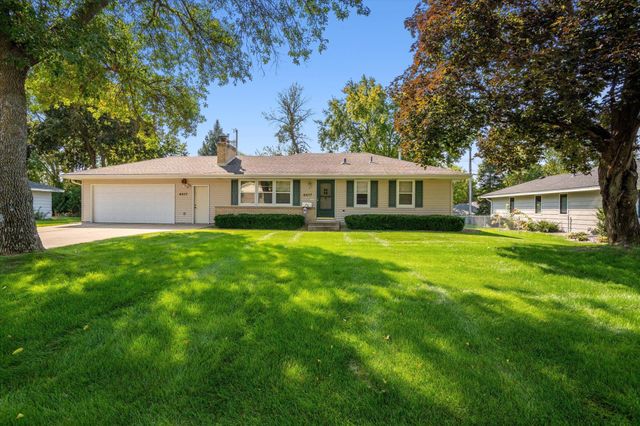 $359,900 | 4417 West 90th Street | West Bloomington