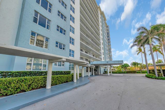 $1,125,000 | 220 Macfarlane Drive, Unit S505 | Delray Beach Association