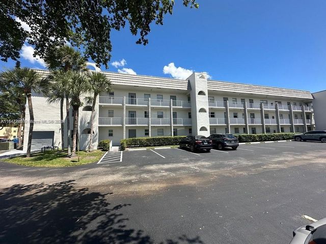 $1,699 | 8450 Sunrise Lakes Boulevard, Unit 306 | Sunrise Lakes