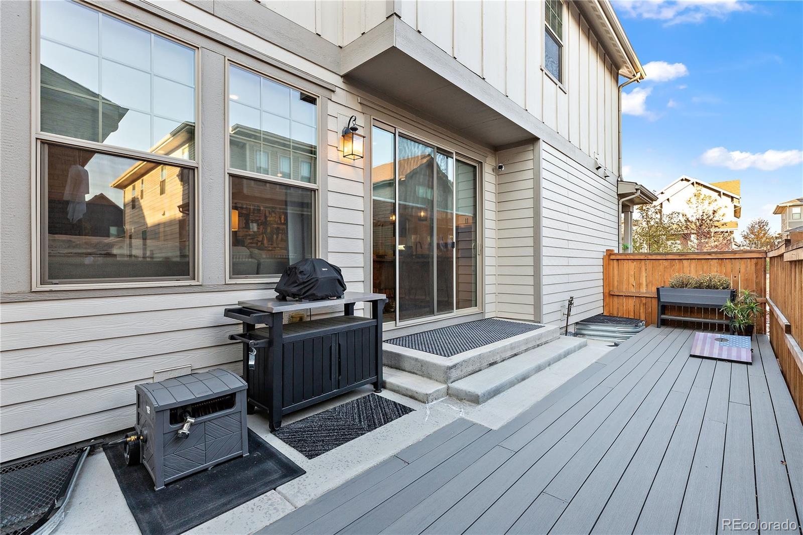 DC Residents Are Decking Out Their Porches for the National Cherry