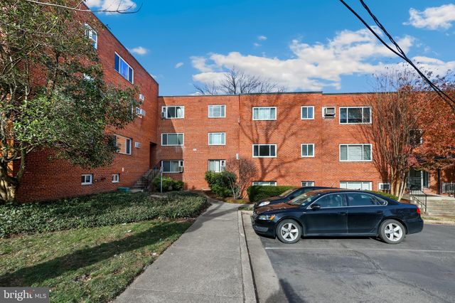 $280,000 | 2129 19th Street North, Unit 6 | Colonial Village