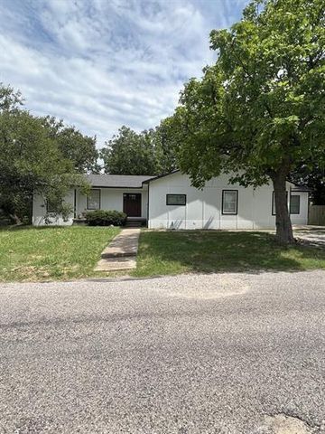 $1,725 | 204 Candy Street | Farmersville