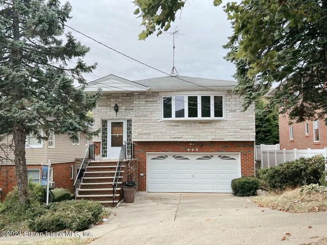 $1,198,000 | 108 Dutchess Avenue | Dongan Hills Colony