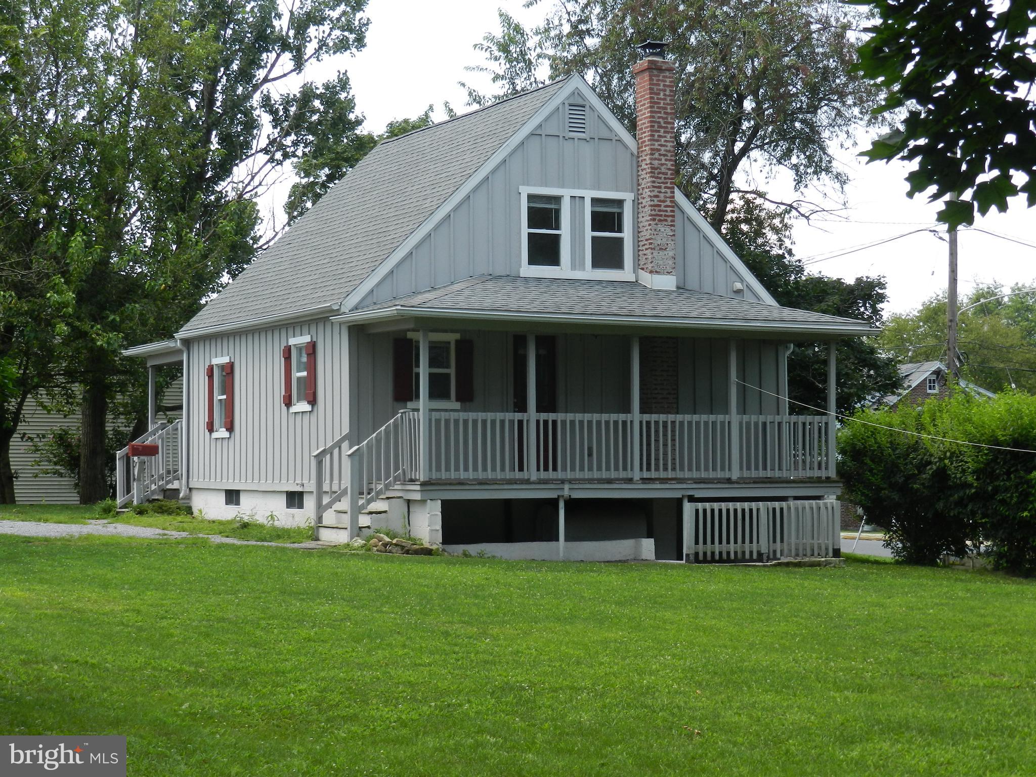 Exterior w/ nice yard!