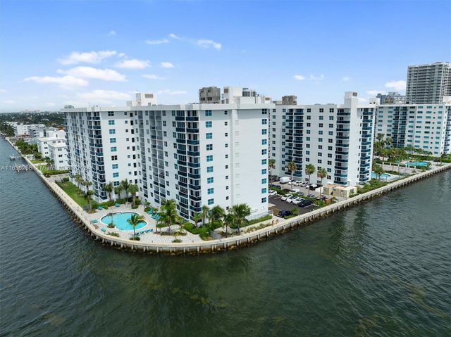 $275,000 | 7501 East Treasure Drive, Unit 3C | Treasure Island