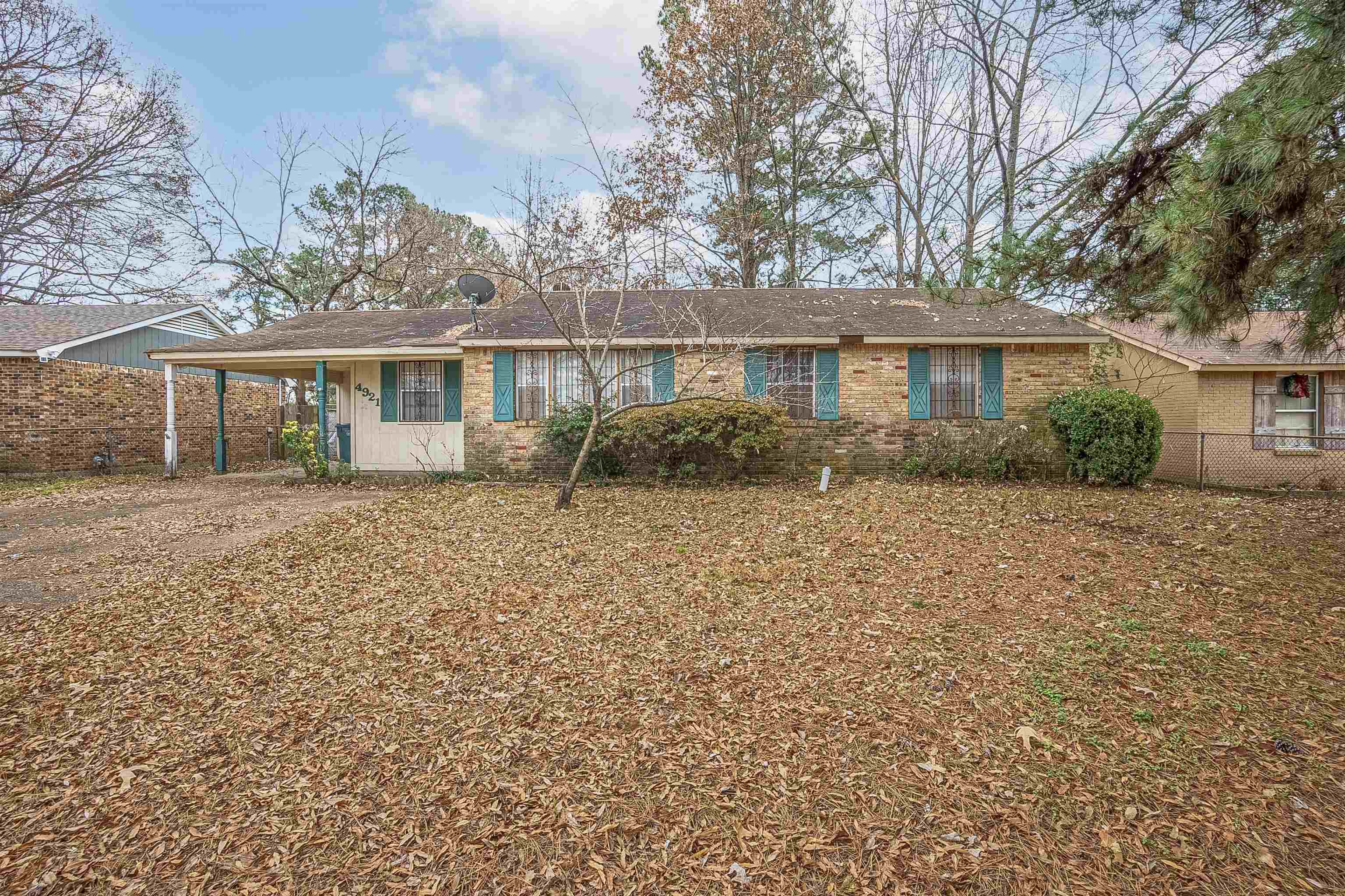 front view of house with a yard