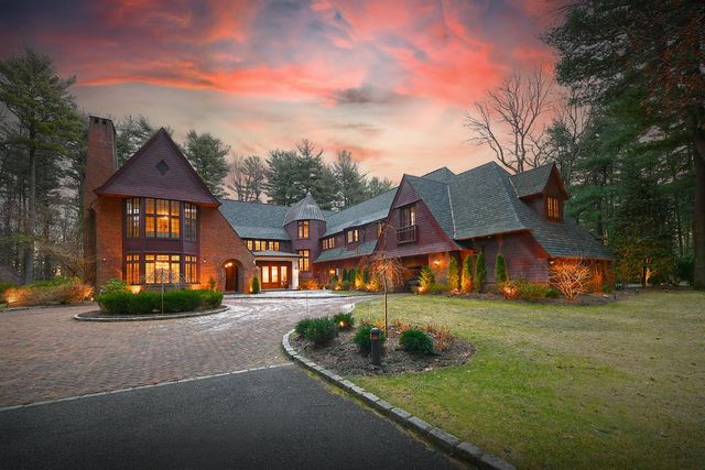 $5,950,000 | 35 Chestnut Hill Drive | Upper Brookville Village