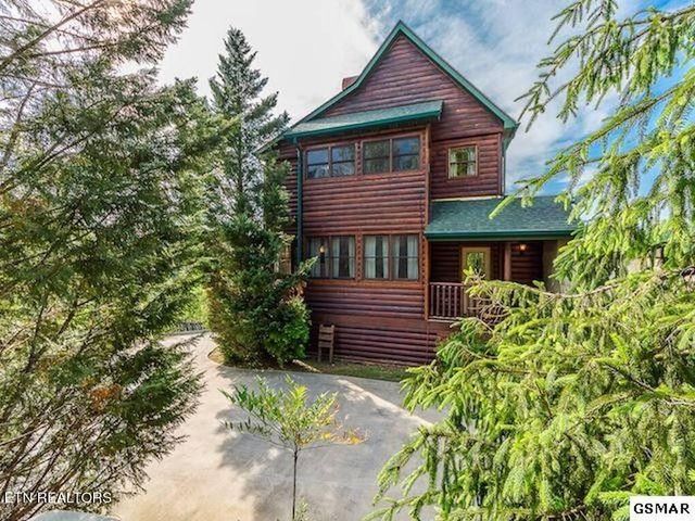 $1,375,000 | 2818 Seth Road | Royal Vista