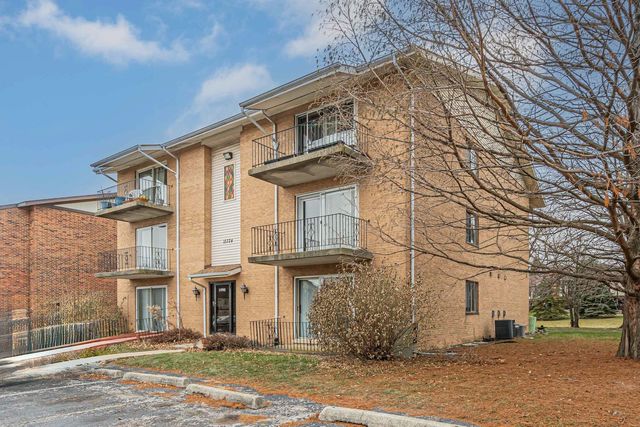 $209,900 | 15324 Treetop Drive, Unit 2N | Orland Park