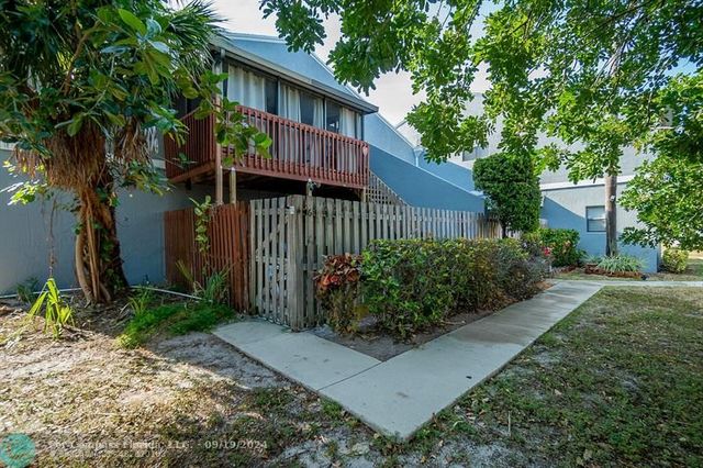 $2,000 | 27 Crossings Circle, Unit G | Boynton Beach