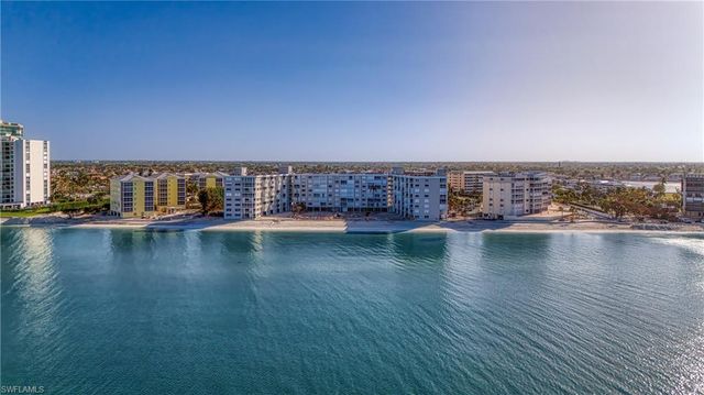 $1,495,000 | 3443 Gulf Shore Boulevard North, Unit 816 | Moorings