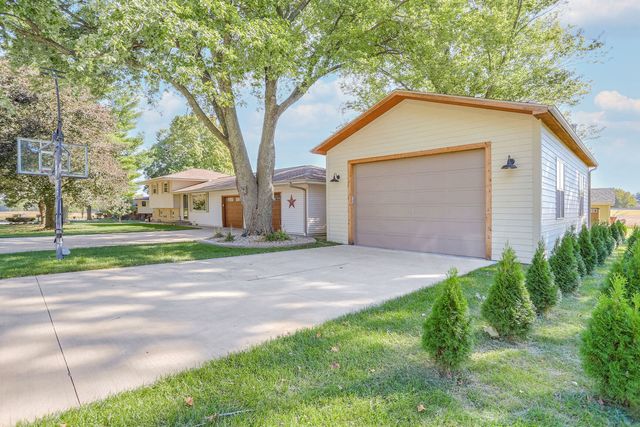 $339,900 | 3303 East Bruce Acres Drive | Urbana Township - Champaign County