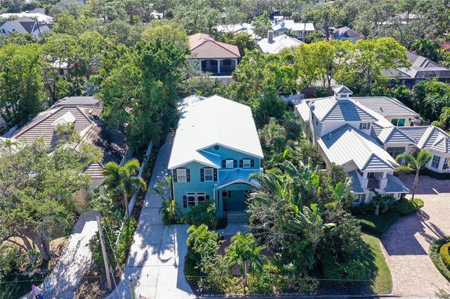 $2,400,000 | 1732 Hillview Street | Hudson Bayou