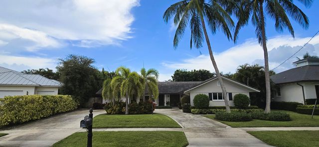 $1,900,000 | 1568 Point Way | Hidden Key