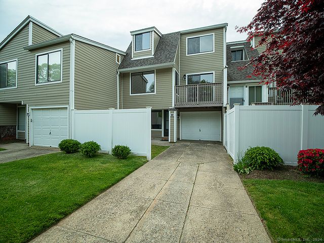 $349,000 | 163 Peddlers Drive, Unit 163 | Branford Hills