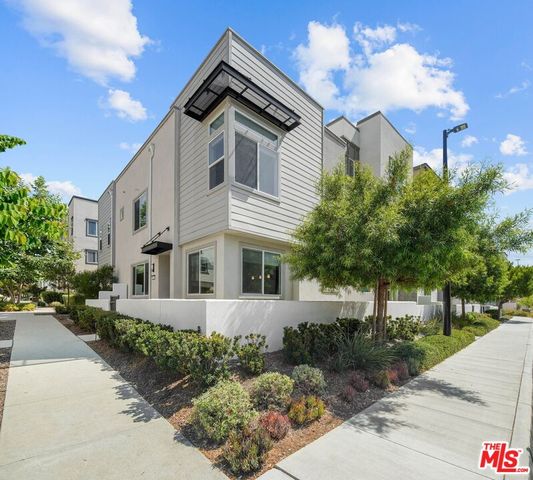 $949,000 | 659 Daniel Freeman Circle | North Inglewood