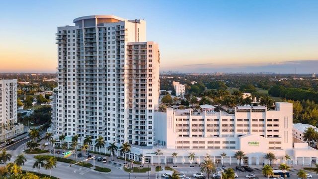 $811,500 | 1776 Polk Street, Unit 618 | Hollywood Lakes