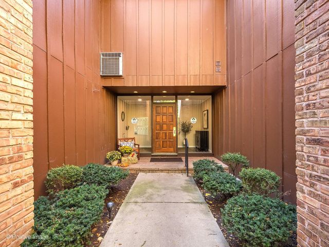 $282,000 | 1-s095 Spring Road, Unit 1A | Oak Brook