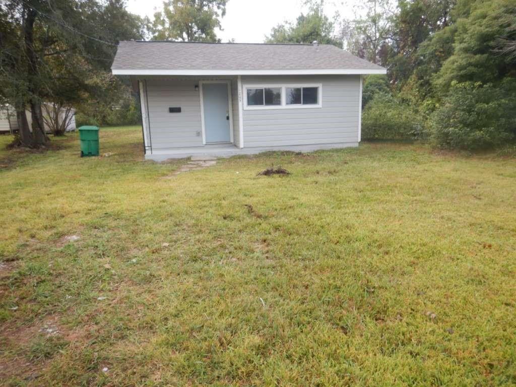 a view of a house with a outdoor space