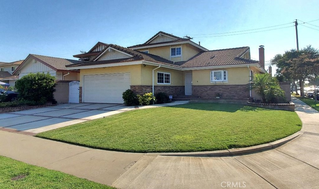 a view of outdoor space yard and front view of a house