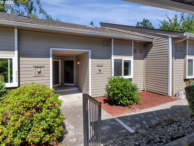 $259,900 | 4586 Southwest Comus Place, Unit 7B | West Portland Park