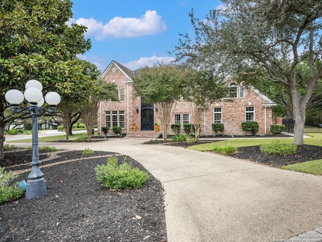 $1,295,000 | 106 Trinity Oak | Shavano Creek