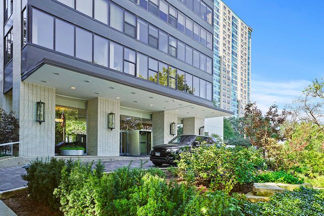 $875,000 | 3150 North Lake Shore Drive, Unit 11F12F | Lake View East