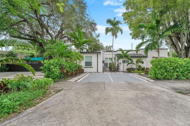 $1,550,000 | 2301 Southwest 17th Avenue | Woodside