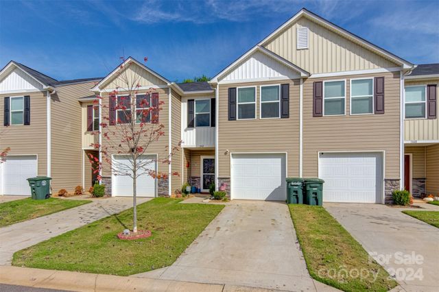 $239,990 | 1442 Cypress Loop | Newton