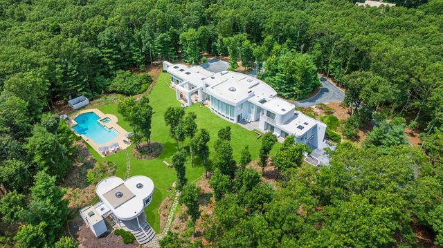 $6,250,000 | 147 Old Northwest Road | Northwest Woods