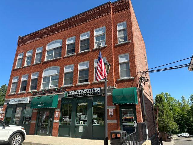 $1,200 | 4 Bridge Street | New Hartford Center