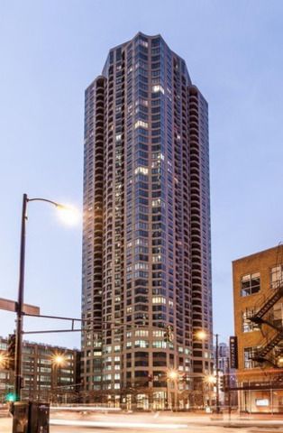 $1,800 | 400 North LaSalle Drive, Unit 1706 | River North