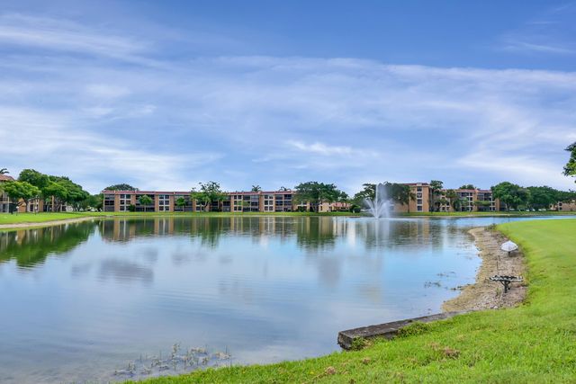 $259,999 | 6610 Coral Lake Drive, Unit 110 | Coral Gate