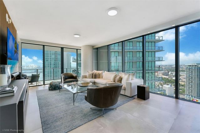 $1,950,000 | 650 Northeast 32nd Street, Unit 4701 | Edgewater