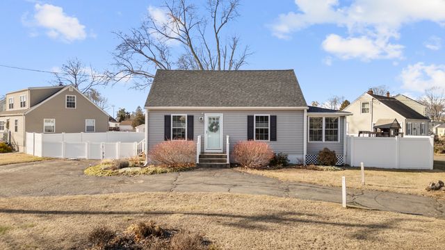 $424,900 | 348 Quinnipiac Avenue | North Haven