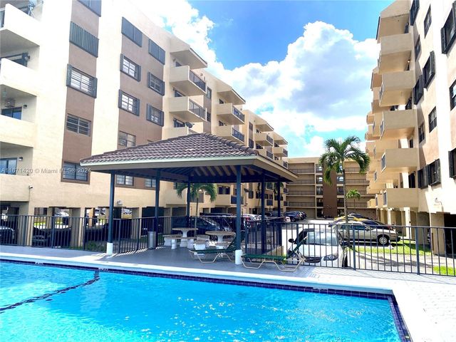 $283,900 | 5249 Northwest 7th Street, Unit 117 | Flagami