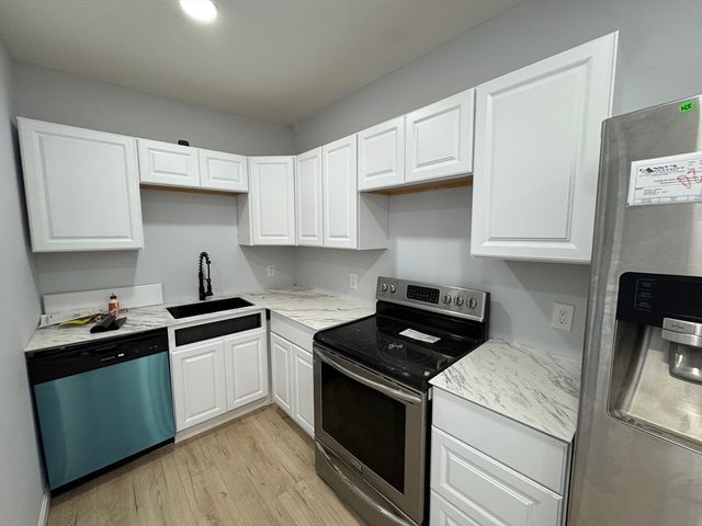 $2,300 | 319 Ohio Avenue, Unit 3 | Washington Park