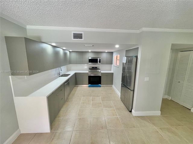 $3,000 | 10897 Northwest 7th Street, Unit 1429 | Fountainebleau