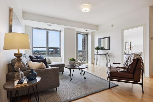 $1,650 | 929 Portland Avenue, Unit 1311 | Skyscape