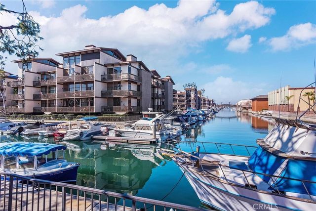 $3,400 | 8110 Marina Pacifica Drive North | Long Beach Marina