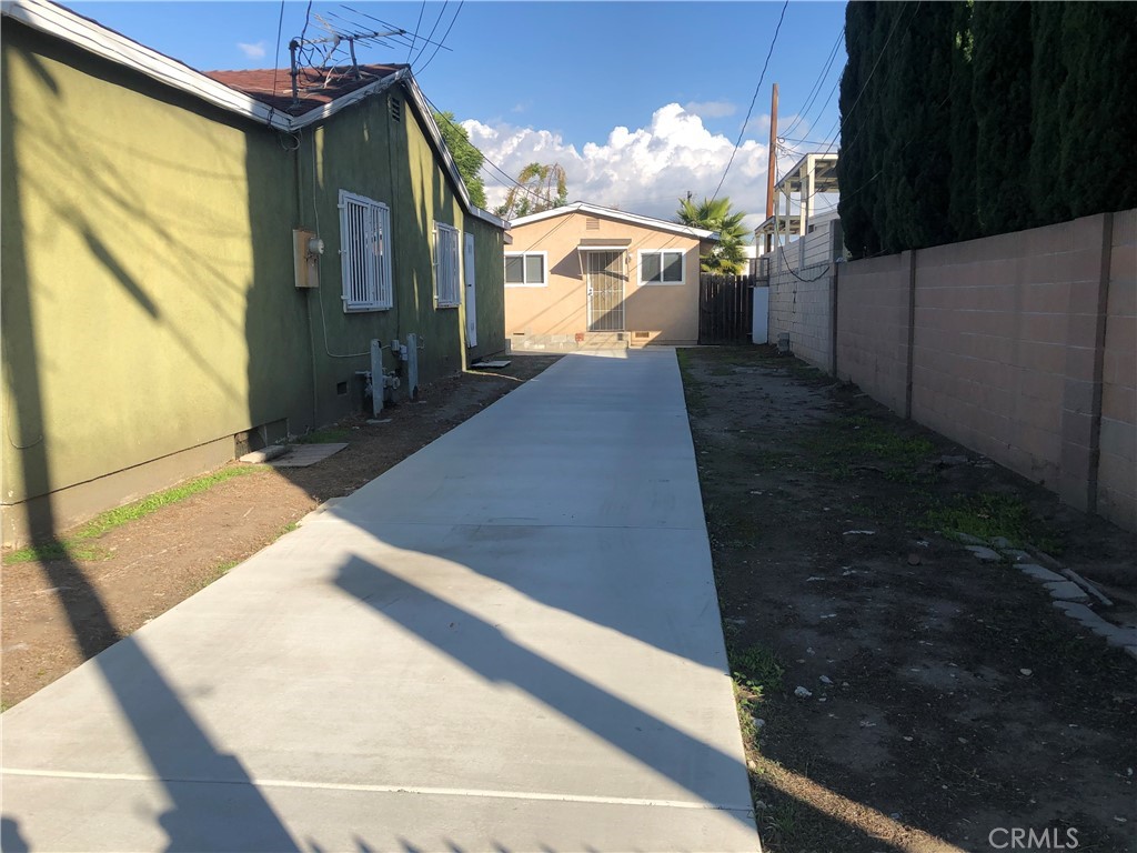 a view of a pathway of a building