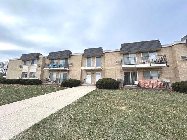 $218,000 | 1430 North Evergreen Avenue, Unit 2B | Arlington Heights