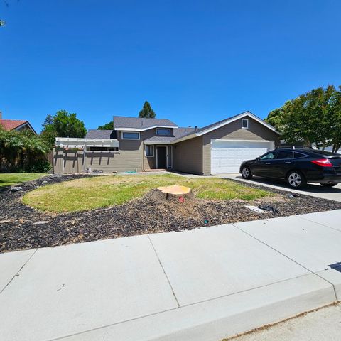 $539,000 | 2421 Manor Oak Drive | Northeast Modesto