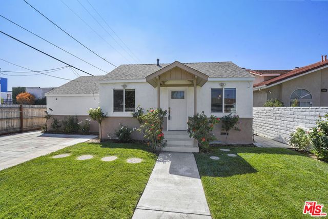 $3,850 | 22014 Covello Street | Canoga Park