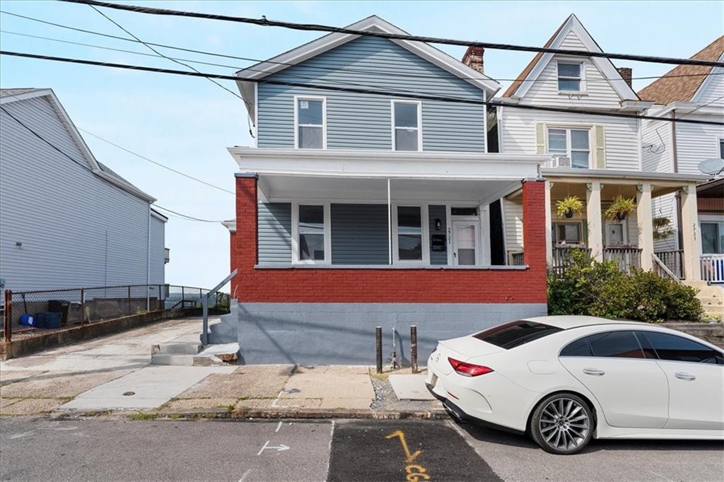 a car parked in front of a building