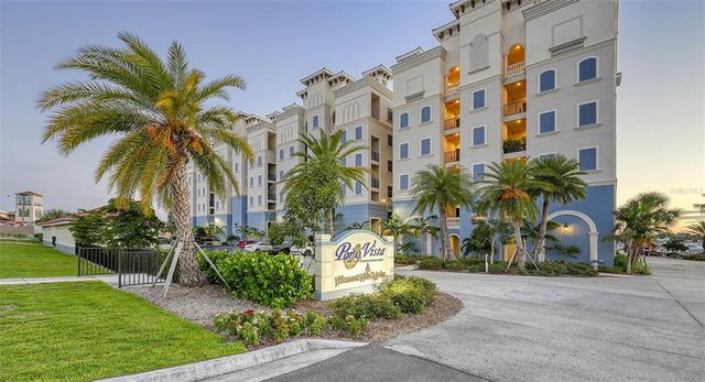 $945,000 | 505 North Tamiami Trail, Unit 201 | Venice